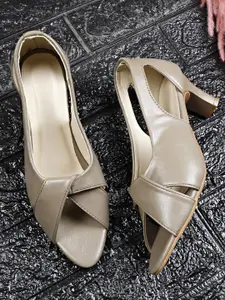 Commander Shoes Pointed Heels