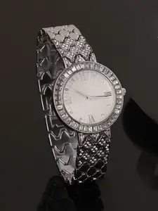 HAUTE SAUCE by  Campus Sutra HAUTE SAUCE by Campus Sutra Women Embellished Dial & Stainless Steel Bracelet Style Straps Analogue Watch