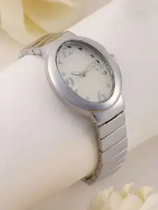 HAUTE SAUCE by  Campus Sutra HAUTE SAUCE by Campus Sutra Women Printed Dial & Stainless Steel Bracelet Style Straps Analogue Watch