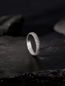 GIVA 925 Silver Rhodium-Plated Oxidised Modest Leader Ring For Him