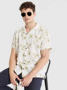Snitch Men Relaxed Boxy Floral Opaque Printed Casual Shirt