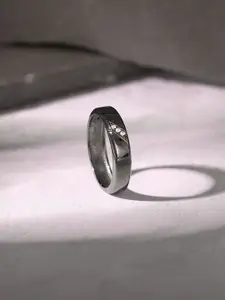 GIVA Men 925 Silver Black Rhodium Plated Cubic Zirconia Studded Band