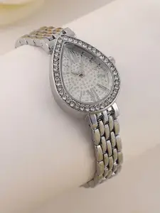 HAUTE SAUCE by  Campus Sutra HAUTE SAUCE by Campus Sutra Women Embellished Dial & Stainless Steel Bracelet Style Straps Analogue Watch