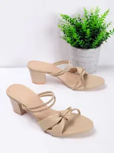 AVIVASTYLE Block Peep Toes with Buckles