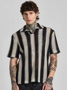 Snitch Men Striped V-Neck Drop-Shoulder Sleeves Boxy T-shirt
