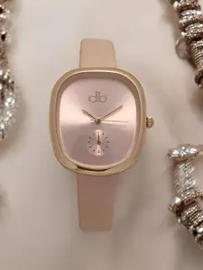 DressBerry Women Brass Dial & Leather Straps Analogue Watch MPDBI-013-RG