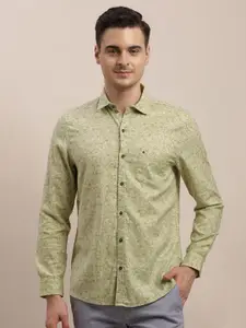 Turtle Men Relaxed Slim Fit Floral Opaque Printed Casual Shirt