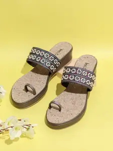 Inc 5 Embellished Ethnic Wedge Sandals with Bows