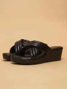 ERIDANI Textured Wedge Sandals