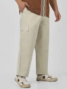 Urbano Plus Men Loose Fit Cargos Trousers