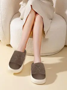 Mast & Harbour Men Room Slippers