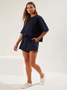 Trendyol Round Neck T-Shirt With Shorts