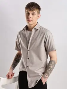 Calvin Klein Jeans Men Classic Slim Fit Opaque Casual Shirt