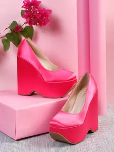 Flat n Heels Velvet Wedge Pumps with Bows