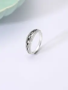 Mia by Tanishq 925 Sterling Silver Cubic Zirconia Studded Shimmer Crush Finger Ring