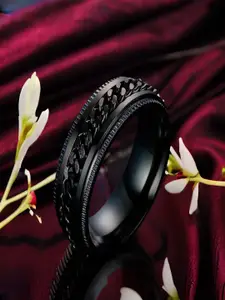 The Roadster Lifestyle Co Men Rhodium Plated Spinner Design Finger Ring