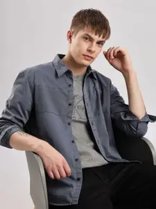 Calvin Klein Jeans Men Classic Slim Fit Opaque Casual Shirt