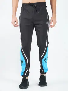 GOTO Men Printed Mid Rise Track Pant