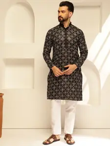 SOJANYA Men Floral Embroidered Regular Thread Work Kurta with Pyjamas