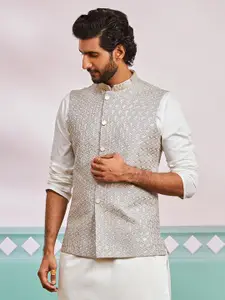 VASTRAMAY Floral Embroidered Woven Nehru Jacket