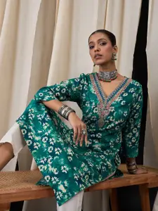 Anouk Women Floral Embroidered Thread Work Kurta