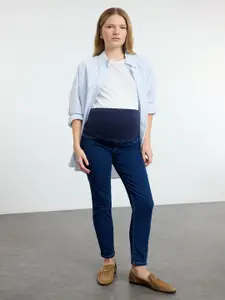 Trendyol Women Slash Knee Jeans