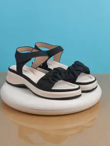 Mochi Women Open Toe Flats