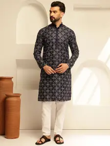SOJANYA Men Floral Embroidered Regular Thread Work Kurta with Pyjamas