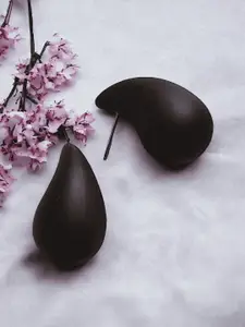 VAGHBHATT Teardrop Shaped Drop Earrings