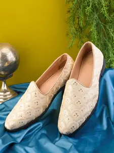 House of Pataudi Men Lightweight Sequined Slip On Mojaris