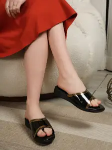 DressBerry Embellished Party Flatform Sandals