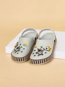 Pantaloons Junior Boys Clogs