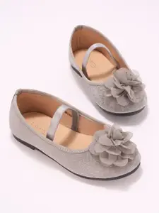 Pantaloons Junior Girls Embellished Party Fashion with Bows Flats