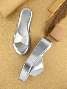 DressBerry Wedge with