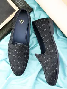 House of Pataudi Men Sequined Slip On Mojaris