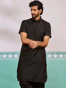 VASTRAMAY Men Geometric Embellished Sequinned Pathani Kurta