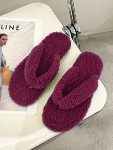 WOLVESDEN Women Room Slippers