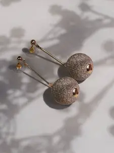 SALTY Contemporary Studs Earrings