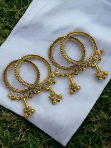 AARTISAI Set Of 4 Gold-Plated Stone Studded & Beaded Traditional Bangles