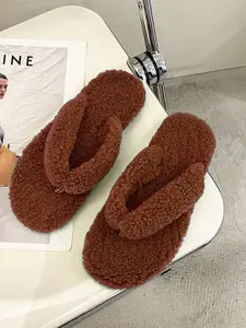 WOLVESDEN Women Room Slippers
