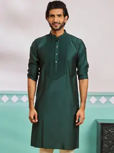 Vastramay Men Pintuck Detailed Kurta