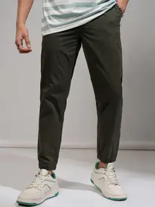 HIGHLANDER Men Solid Half Elasticated Jogger