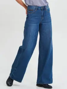 Aadvi Fashion Women Jean Relaxed Fit High-Rise Low Distress Light Fade Stretchable Jeans