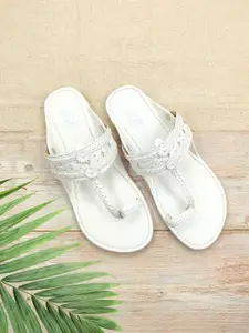 THE MADRAS TRUNK Women Embellished One Toe Flats