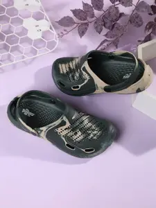 The Roadster Lifestyle Co Men Stylish Lightweight Clogs