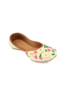 Anouk Women Embellished Ethnic Mojaris Flats