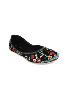 Sangria Women Embellished Heavy Work Mojaris
