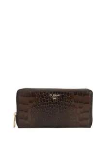 Da Milano Women Textured Leather Zip Around Wallet