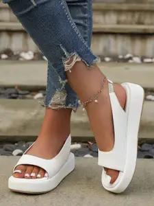GLO GLAMP Wedge Sandals with Buckles