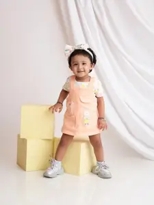 Babys Day Infant Girls Bear Printed Pure Cotton Dungaree With Half Sleeve Top & Brief